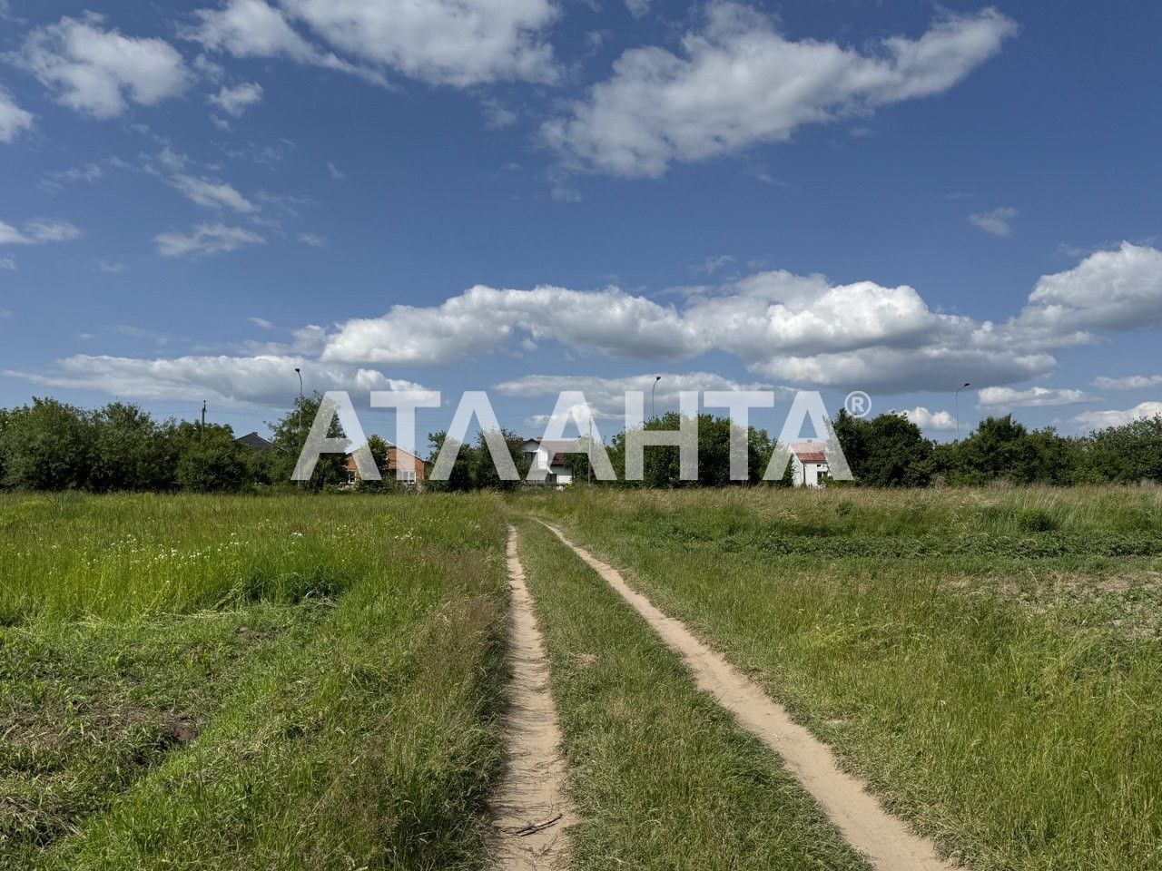 Продаж земельної ділянки с. Підбірці