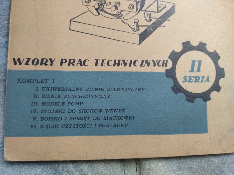 Młodzi Technicy wydanie z 1952r. Zawiera wzory prac technicznych
