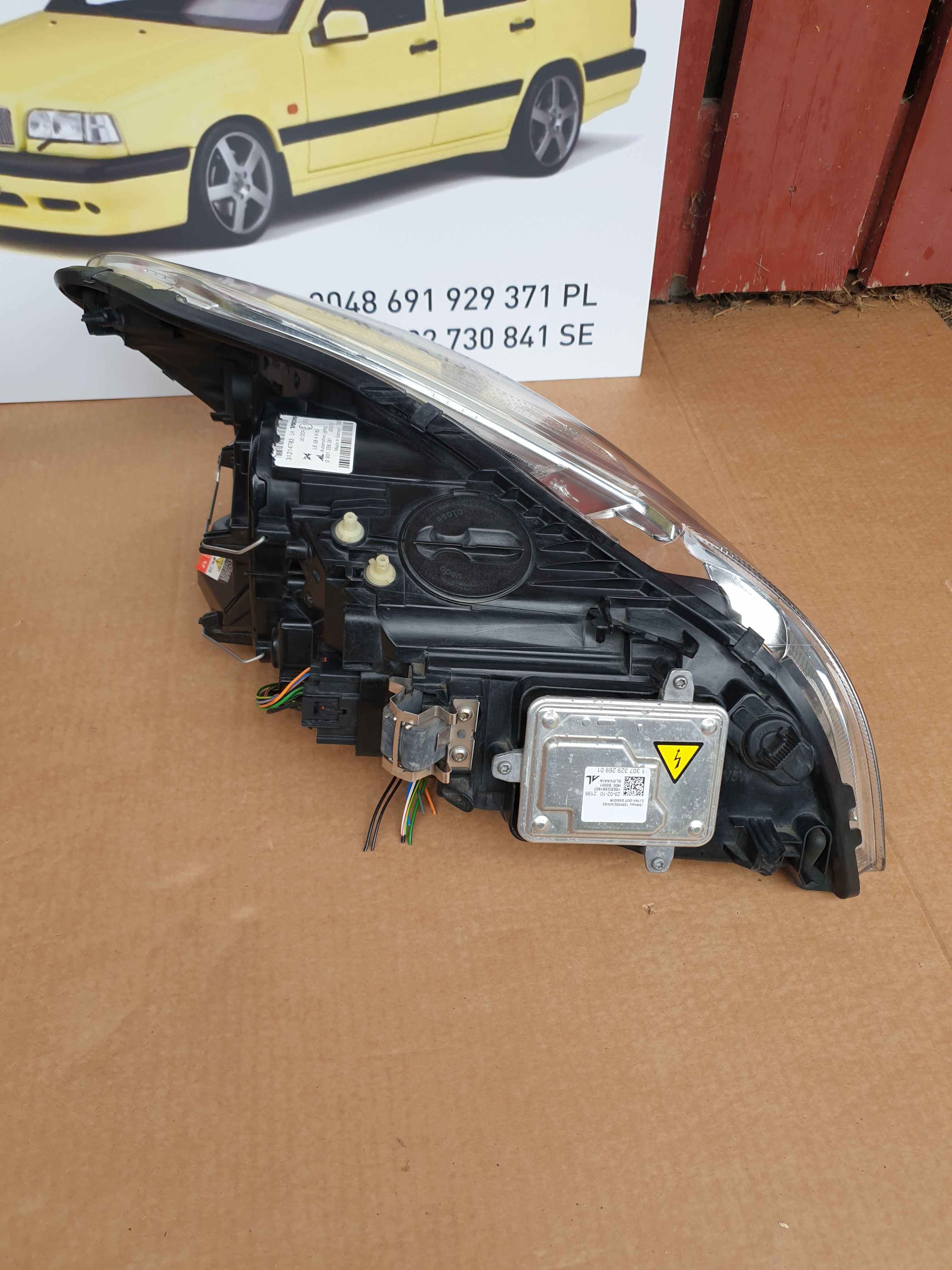 volvo C70 lampa przednia prawa  volvo C70  2010 Rok  EU  XENON