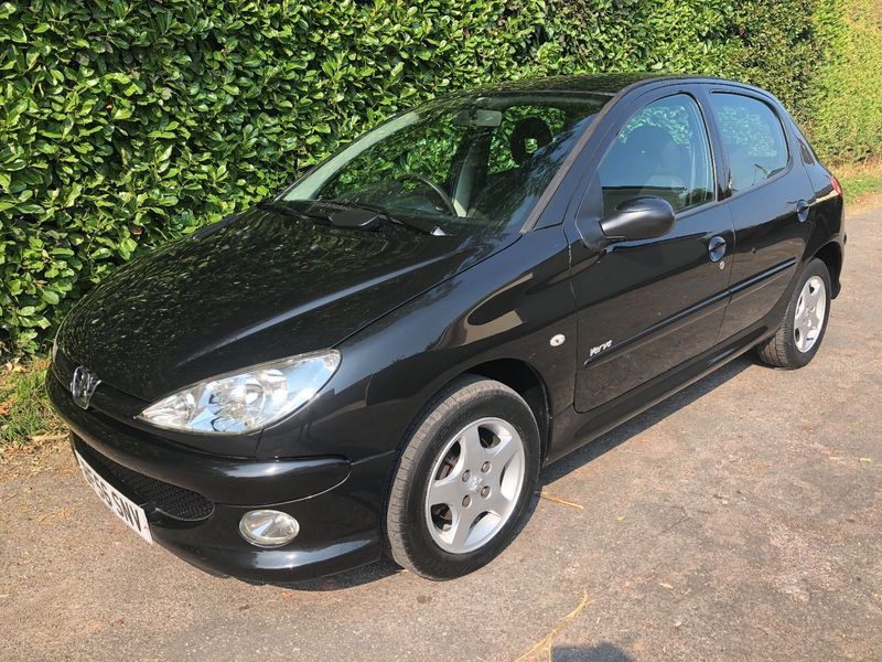 Peugeot 206.     .