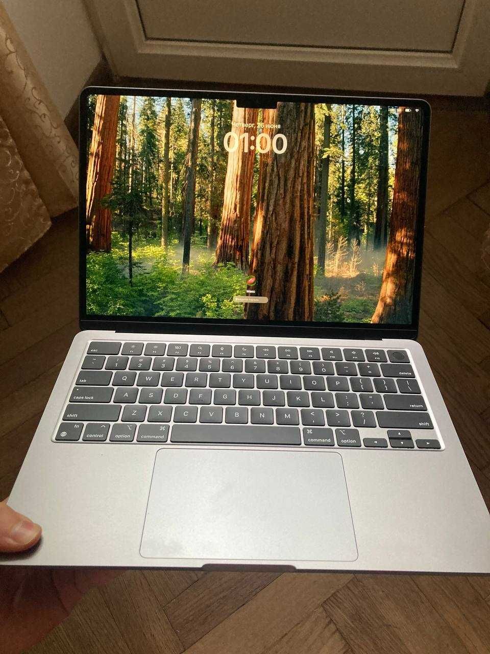MacBook Air 13 (2024) — M3 / 24GB RAM / 2TB SSD / 10-Core GPU