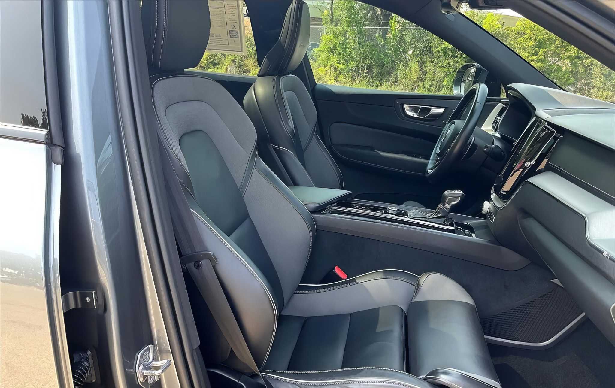 2020 Volvo XC60 T5 R-Design
