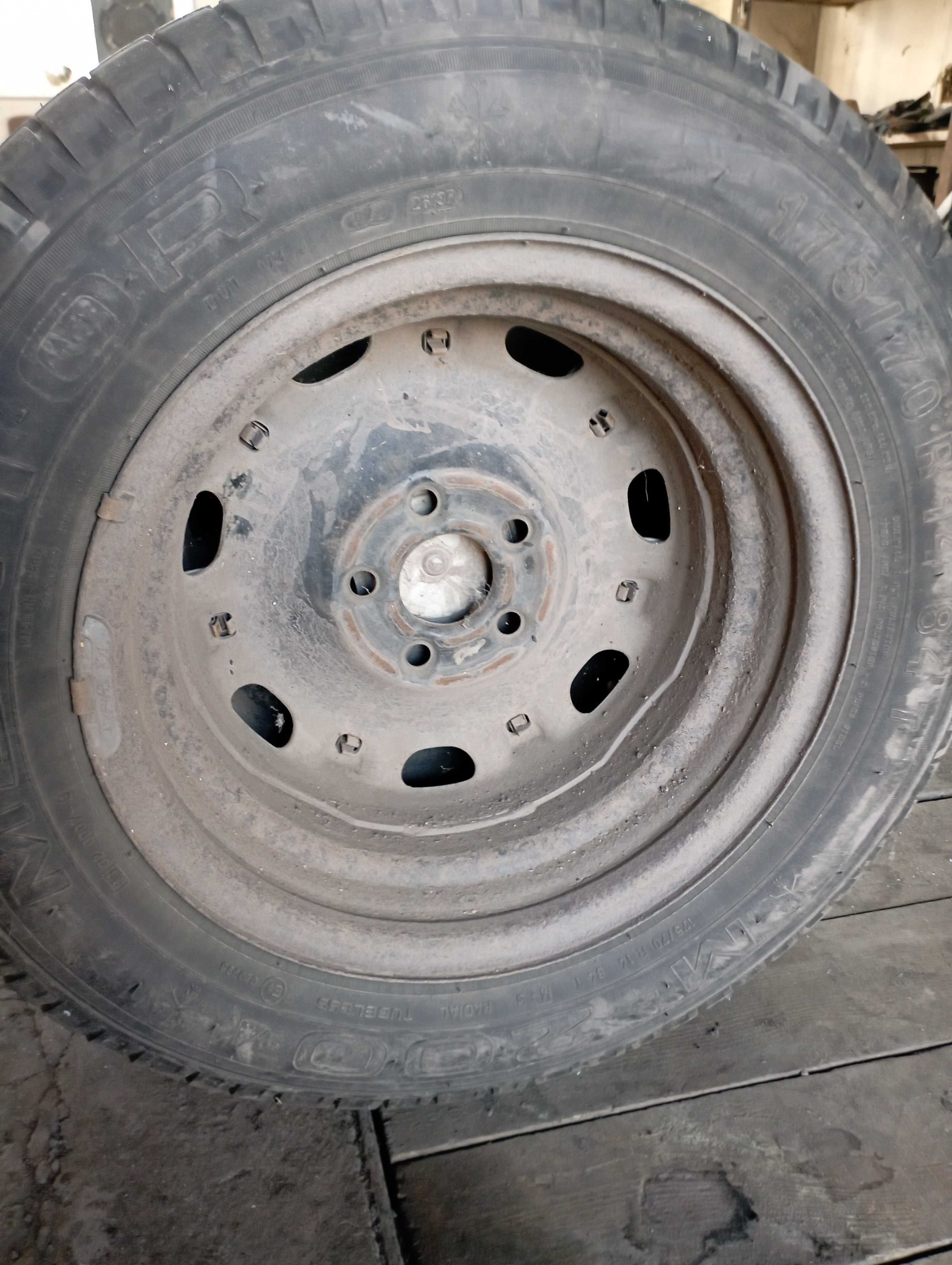 Шины зимние 175/70 R14 KUMHO