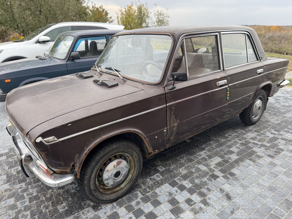 Продам ВАЗ-2103.