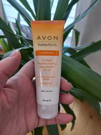 Krem do twarxy wyrównujący koloryt Avon SPF20