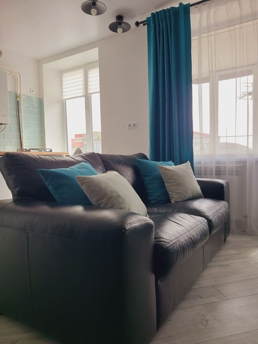 Романтичні апартаменти з балконом в центрі Луцька