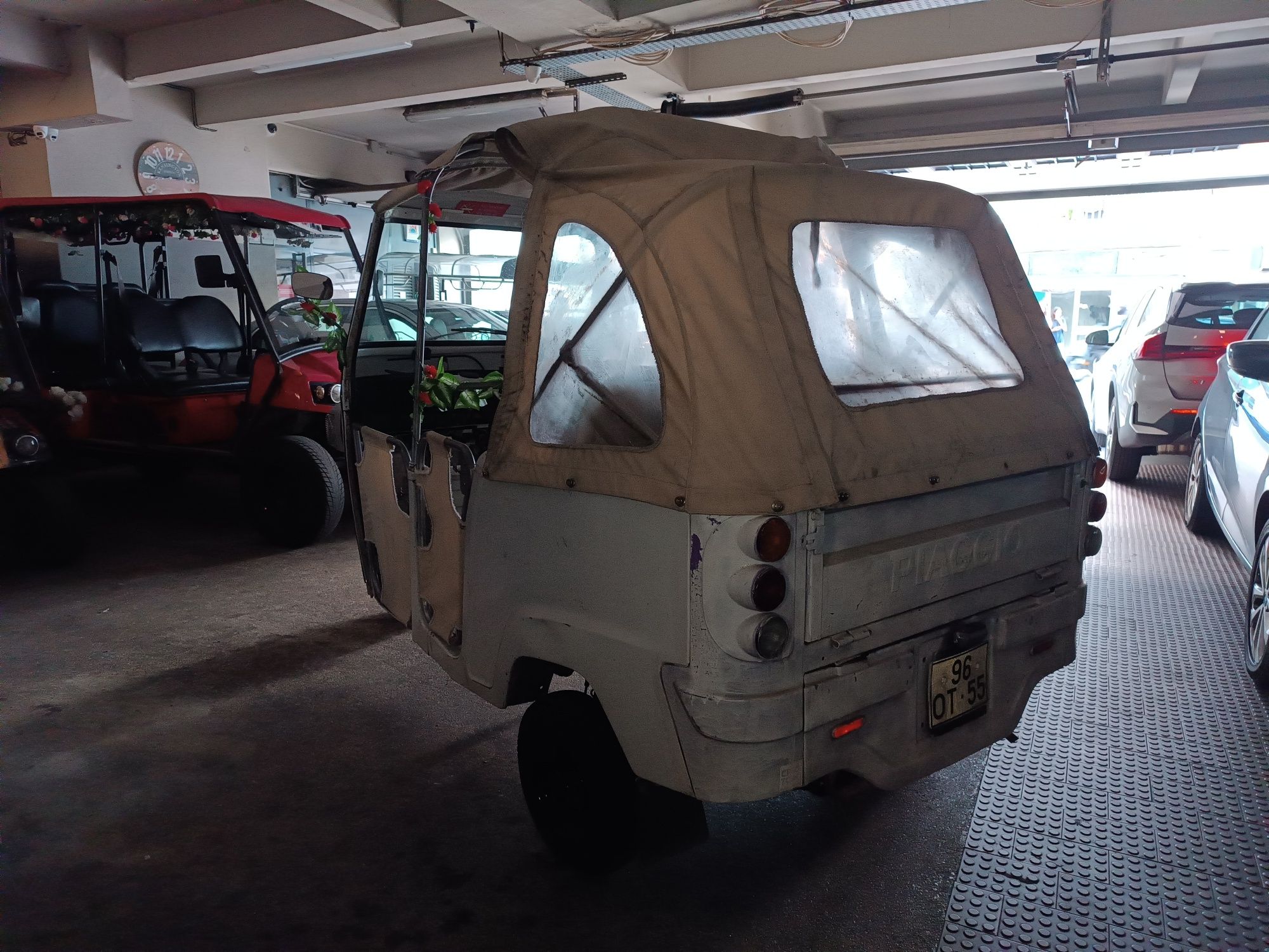 Vendo Tuk Tuk Micróbio