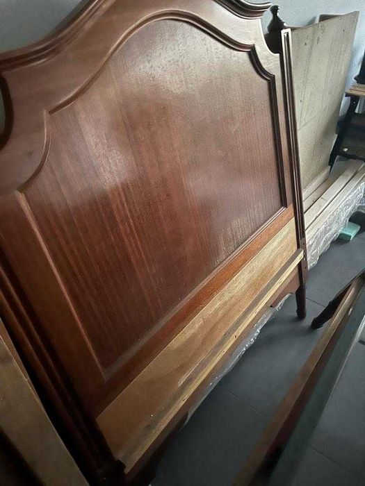 Cama Solteiro Madeira Castanha, com Cabeceira