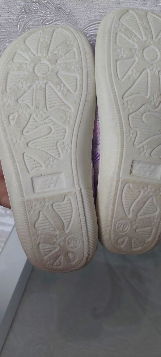 Продам тапочки  29р. 200грн