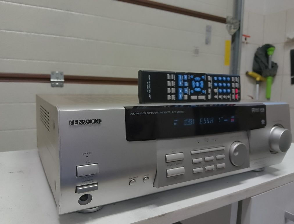 Amplituner 5.1 KENWOOD.  110 WAT