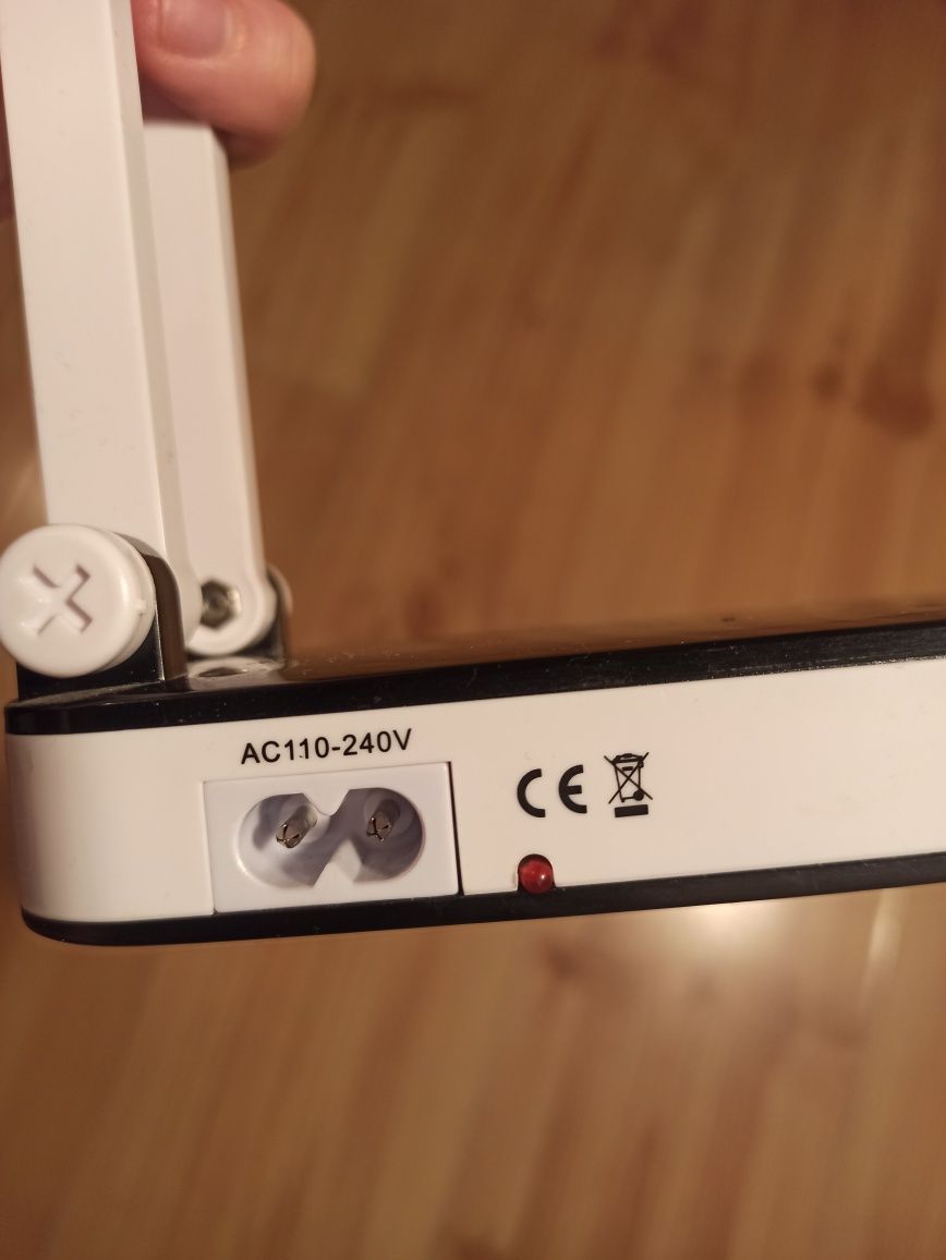 Lampa, lampka ładowana z akumulatorem. Działa bez prądu :)