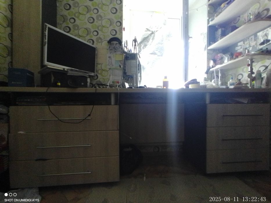 Стол комп'ютерний