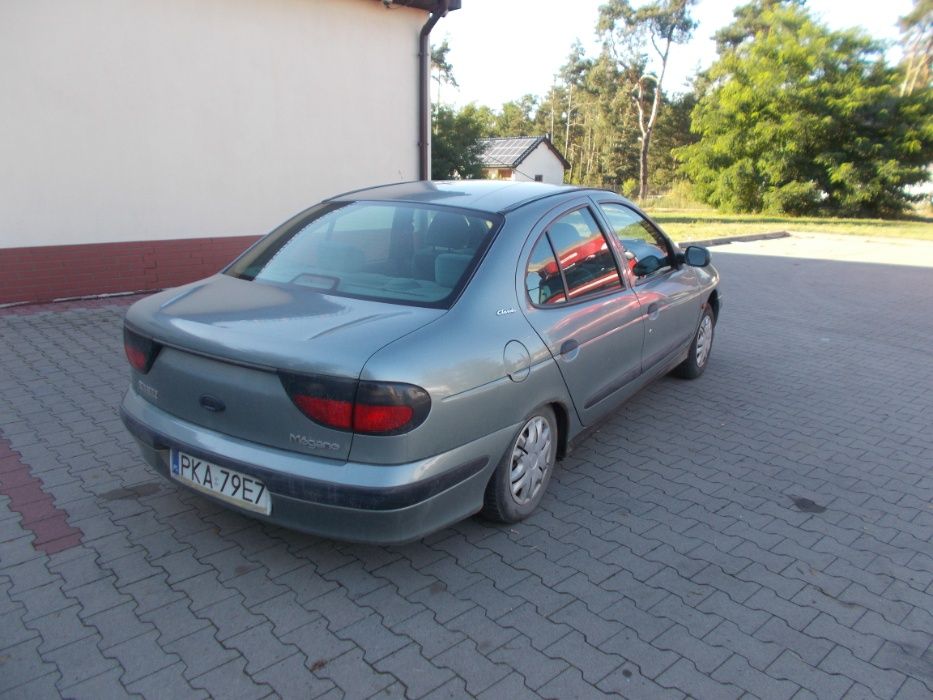 RENAULT MEGANE na czesci 1,6 benzyna na czesci kolor MV920