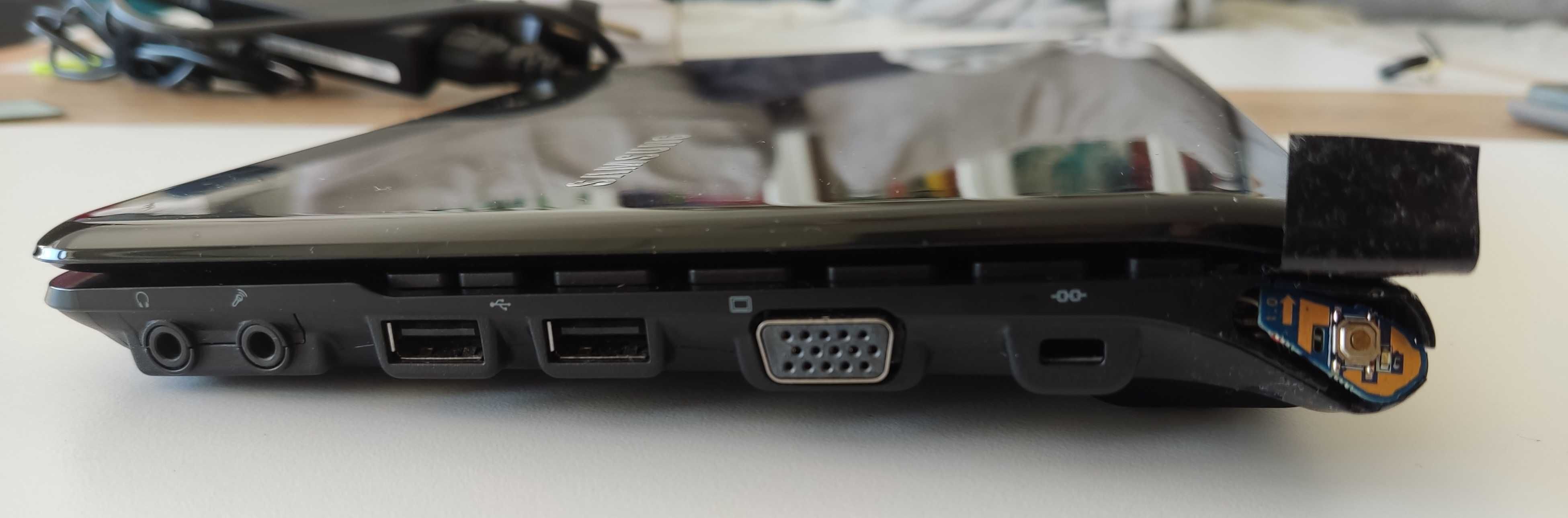 Notebook Samsung NC110 z pokrowcem