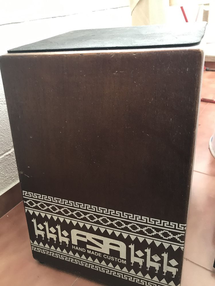 Cajon peruano percussão