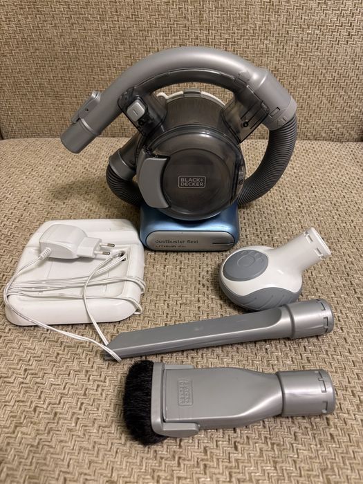 Акумуляторний пилосос Black+Decker