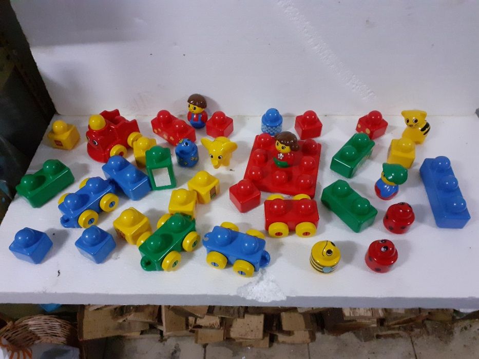 Legos infantis e puzzle de madeira - idade pré escolar
