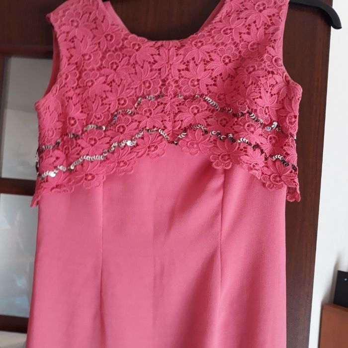 Długa sukienka różowa ze zdobieniami