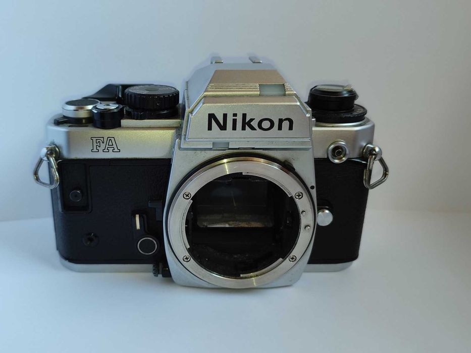 Câmara fotográfica Nikon FA
