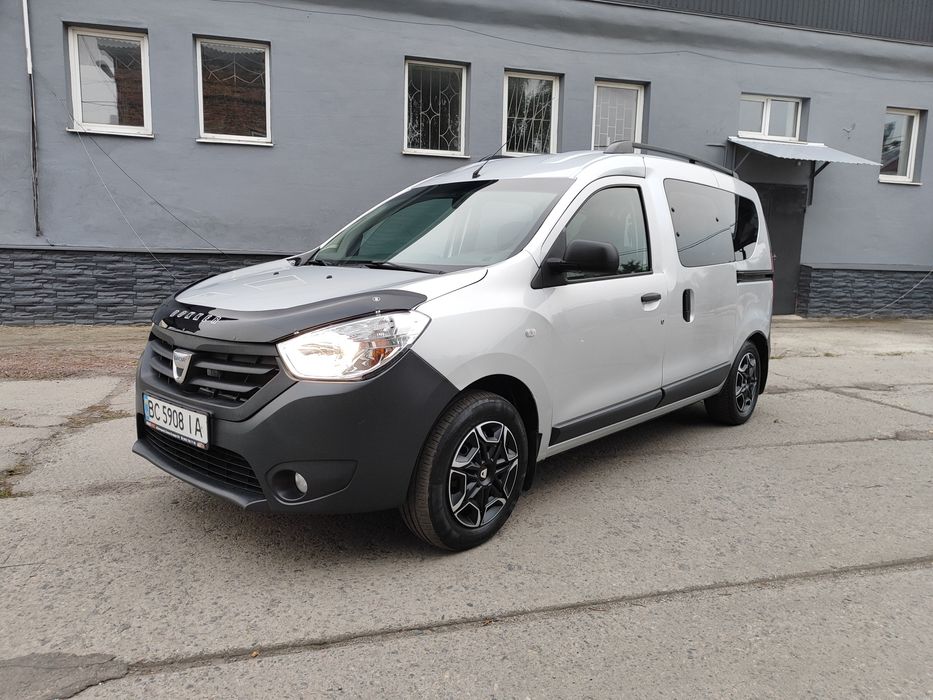 Dacia DOKKER 2017рік 1.6газ/бензин Оригінальний пасажир logan duster