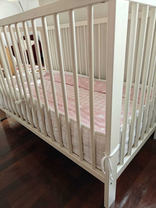 Berço com Colchão Incluído – Muito Bom Estado