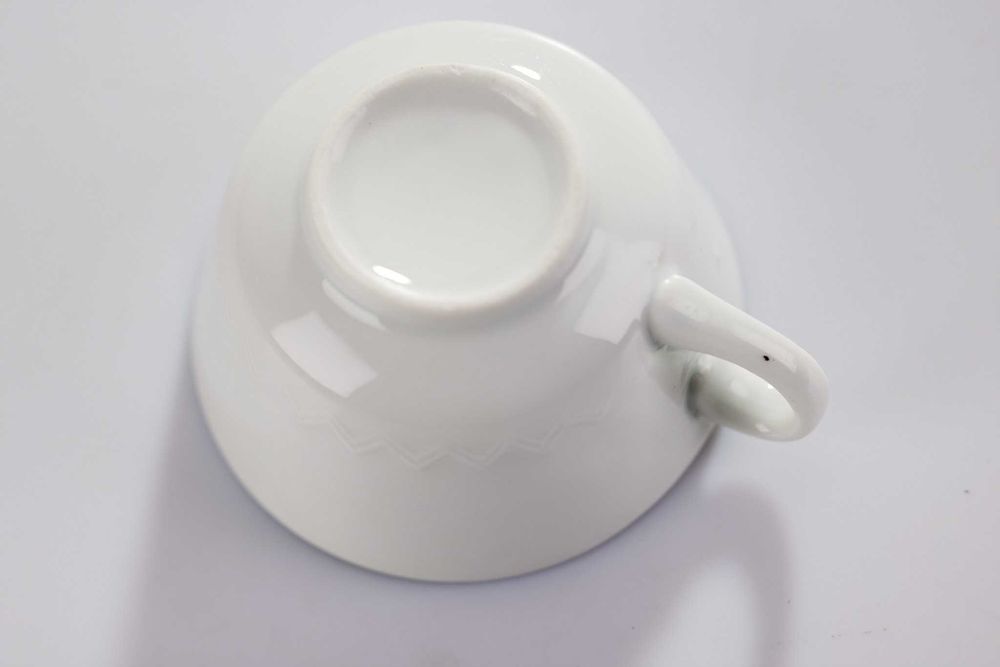 ceramika porcelana kubek filiżanka z uchem biała