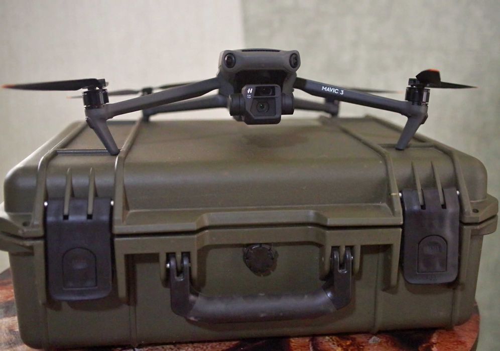 Квадрокоптер DJI Mavic 3