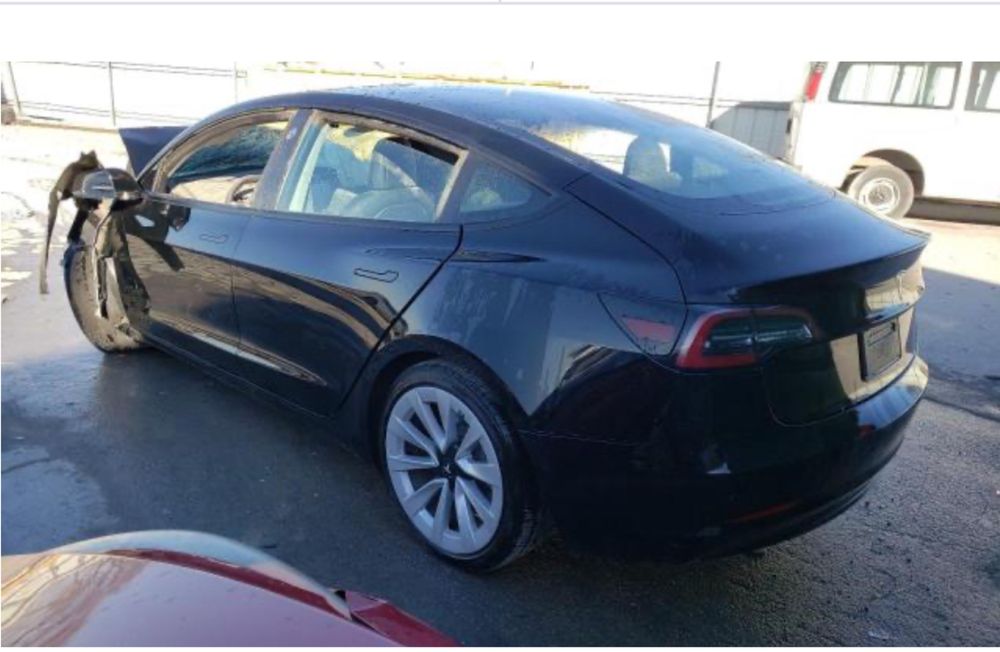 Tesla model 3 2018-2023