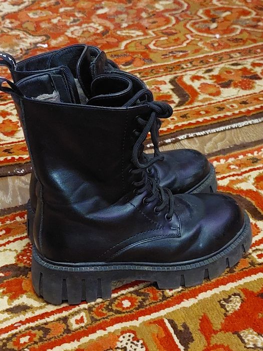 Зимові чорні ботінки