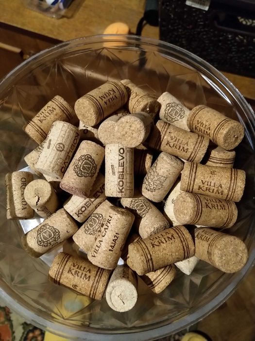 Пробки з коркового дерева