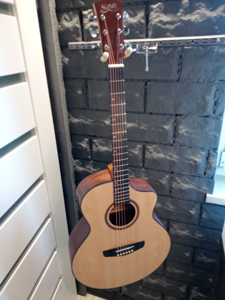 Gitara elektro akustyczna