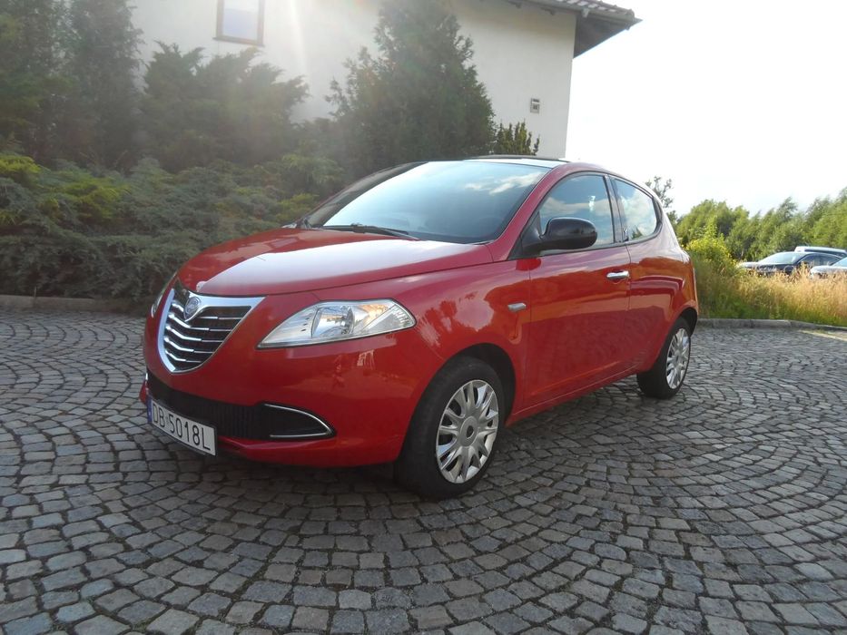 Lancia Ypsilon Lancia Ypsilon, szklany dach, klima