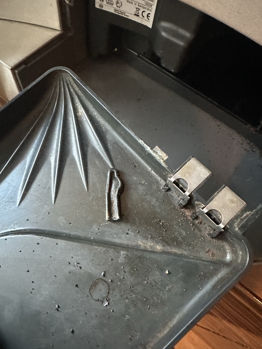 Вмонтована кавомашина bosch потребує заміни піддона