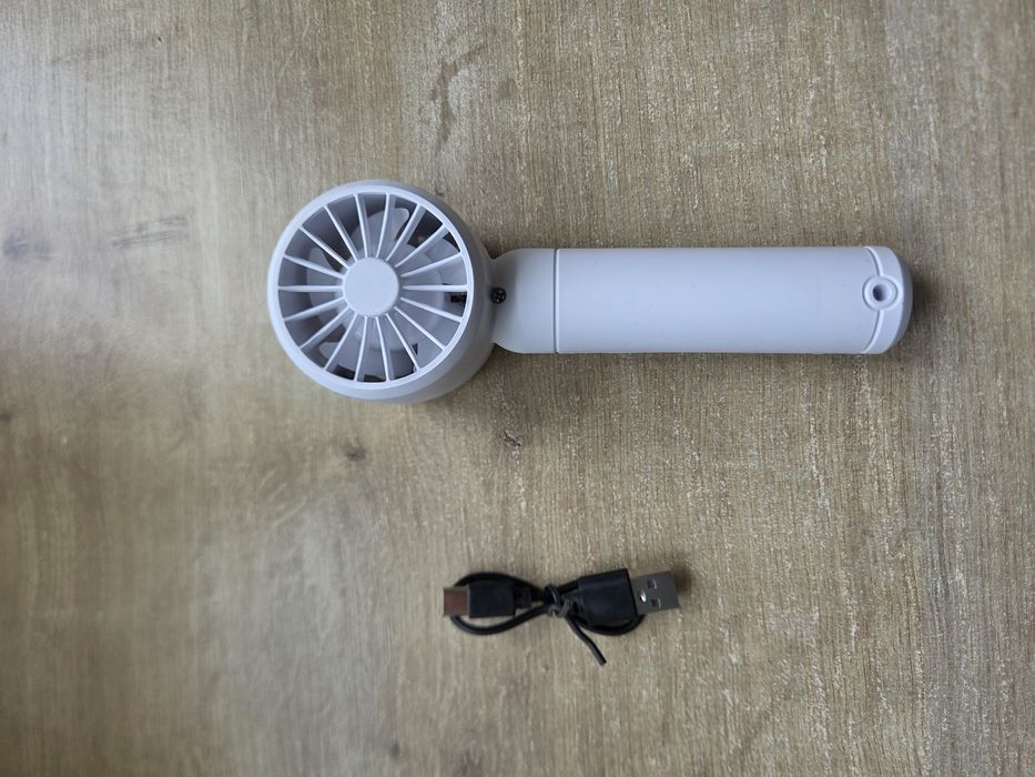 Przenośny wiatrak dmuchawa biały usb-c