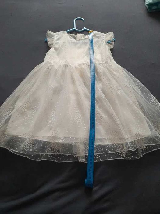 Biala sukienka z motylem 116