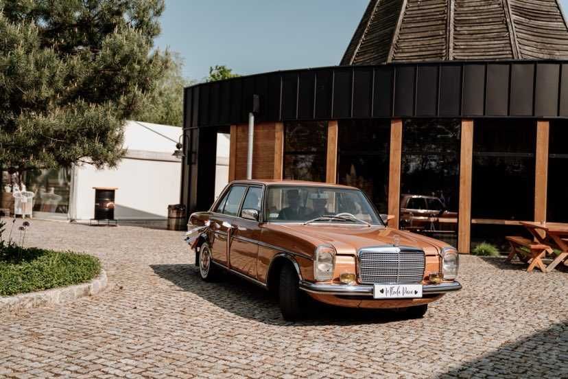 Złoty Mercedes W115 do ślubu :)