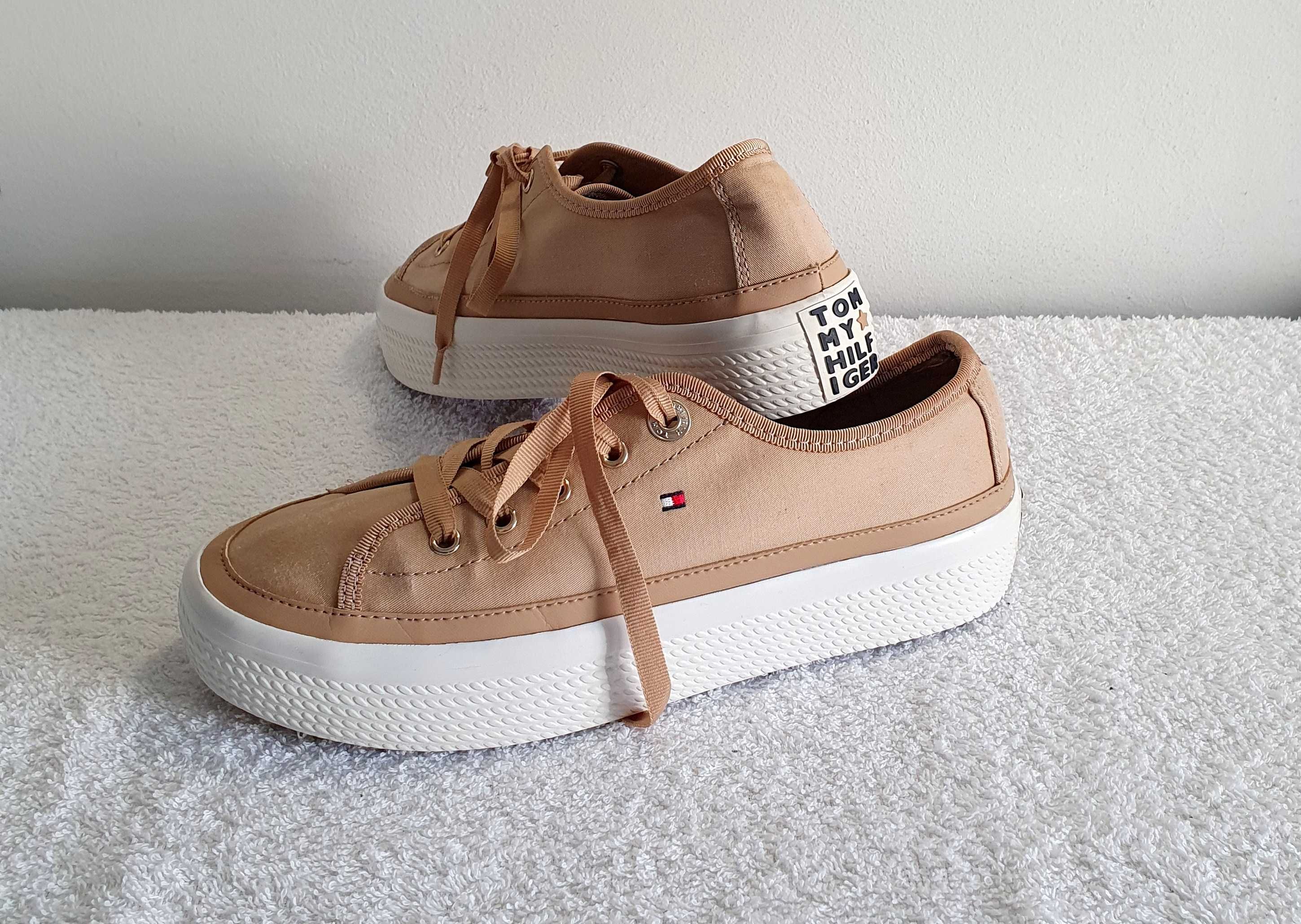 Tommy Hilfiger trampki na platformie 38