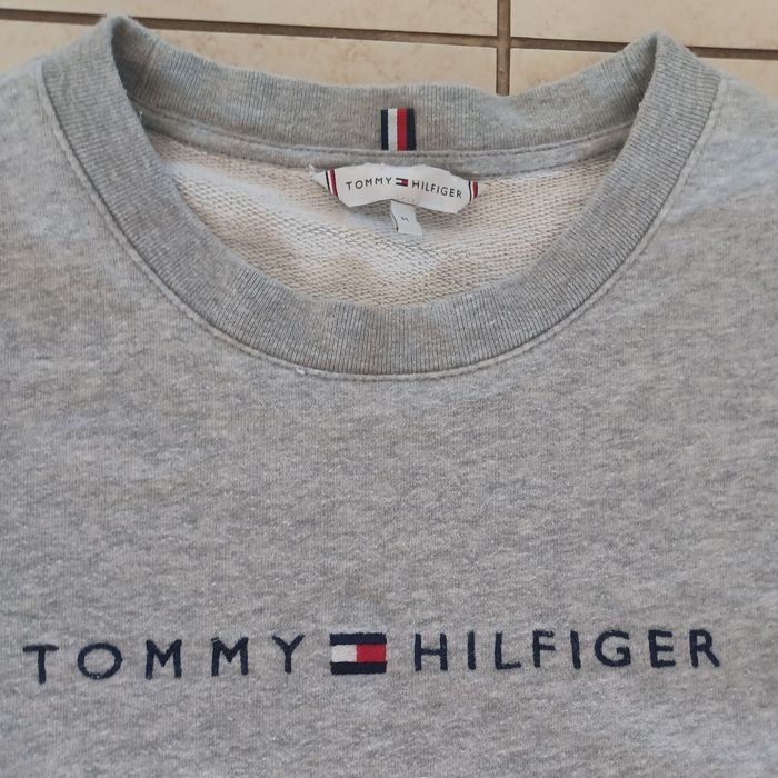 Dres TOMMY HILFIGER oryginalny M/ salon 899 zł