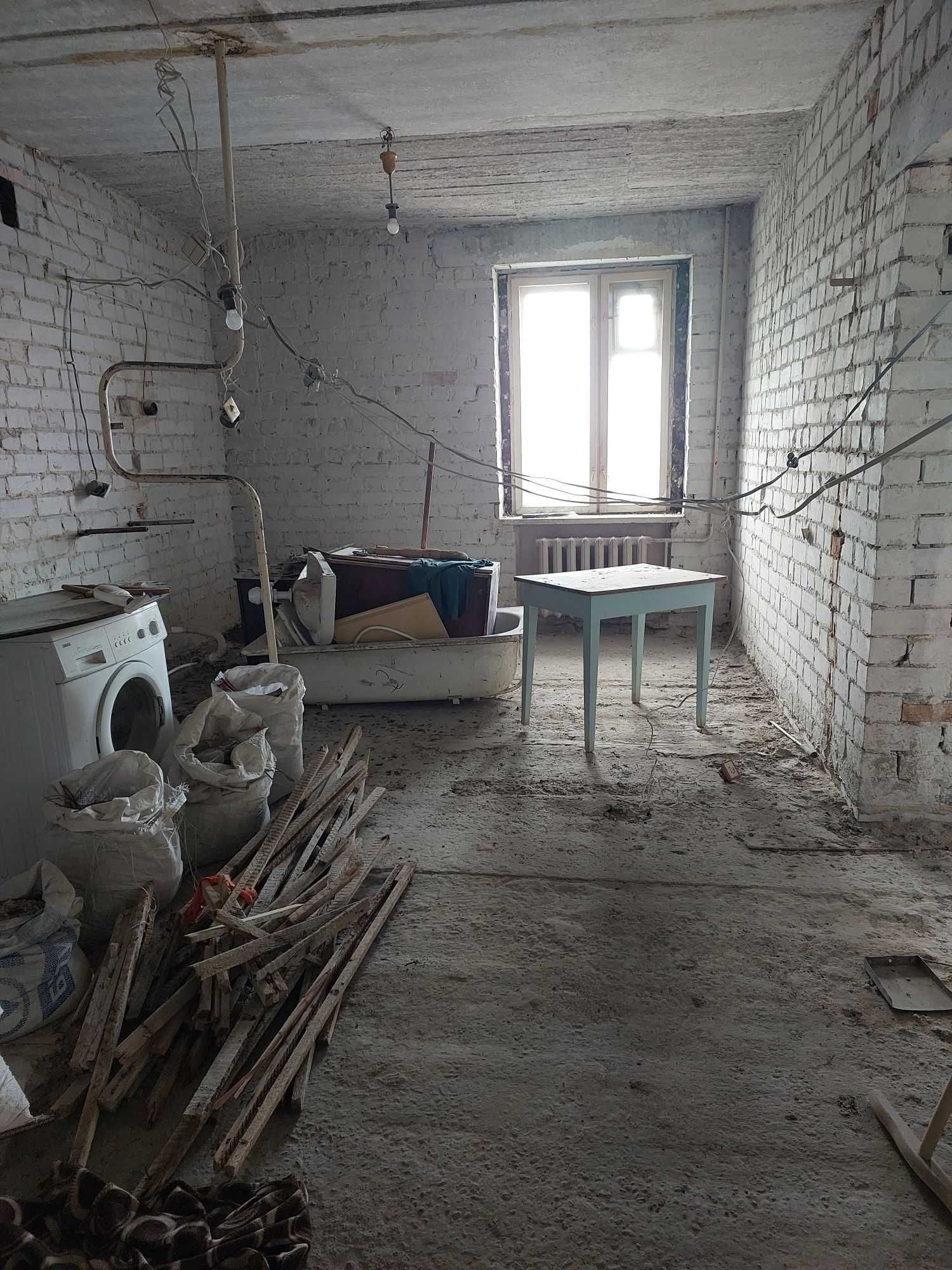Продается 2-х к. квартира на Бульваре Центральном под ремонт, 52 кв.м
