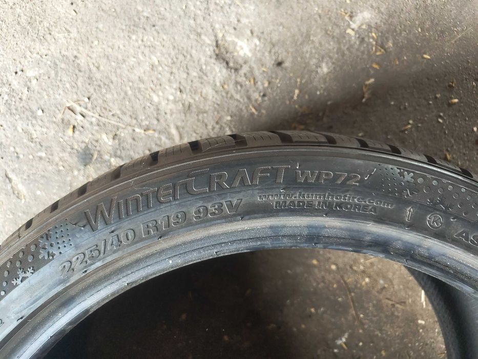 Opony zimowe uzywane 225 40 R19 Kumho 2024 rok 2 sztuki z95