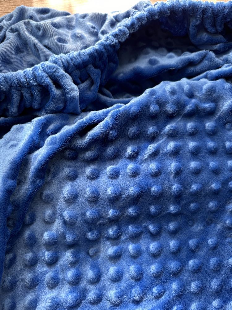 Чохол на кушетку плюшевий з пухирцями у синьому кольорі
