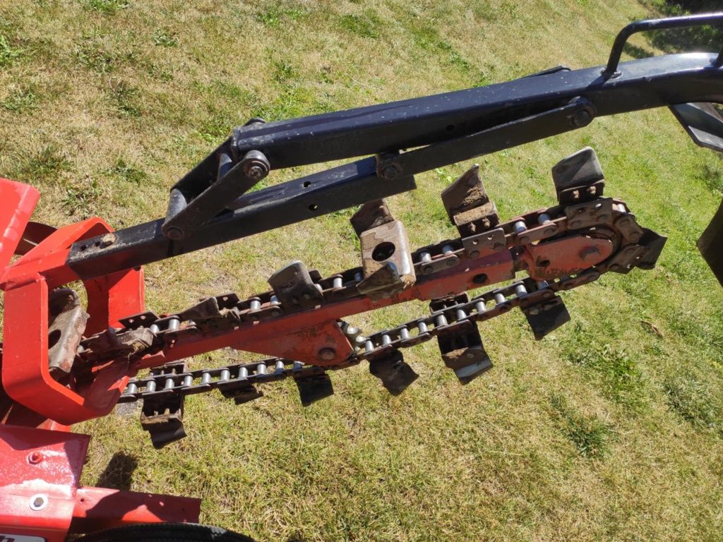 Koparka łańcuchowa Ditch Witch