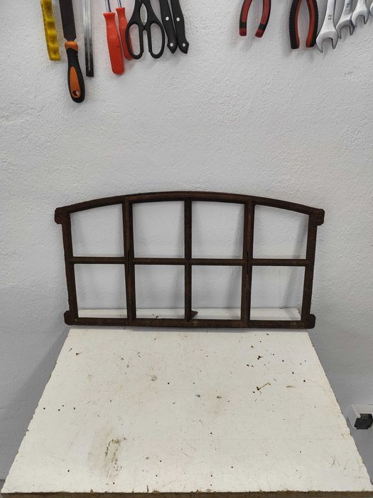 Stare metalowe okno stara rama okienna żeliwna nr 187