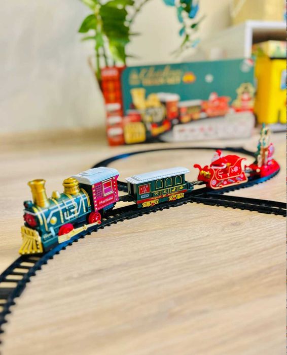 Потяг Різдвяний залізниця залізна дорога поїзд з трьома вагонами ТОП