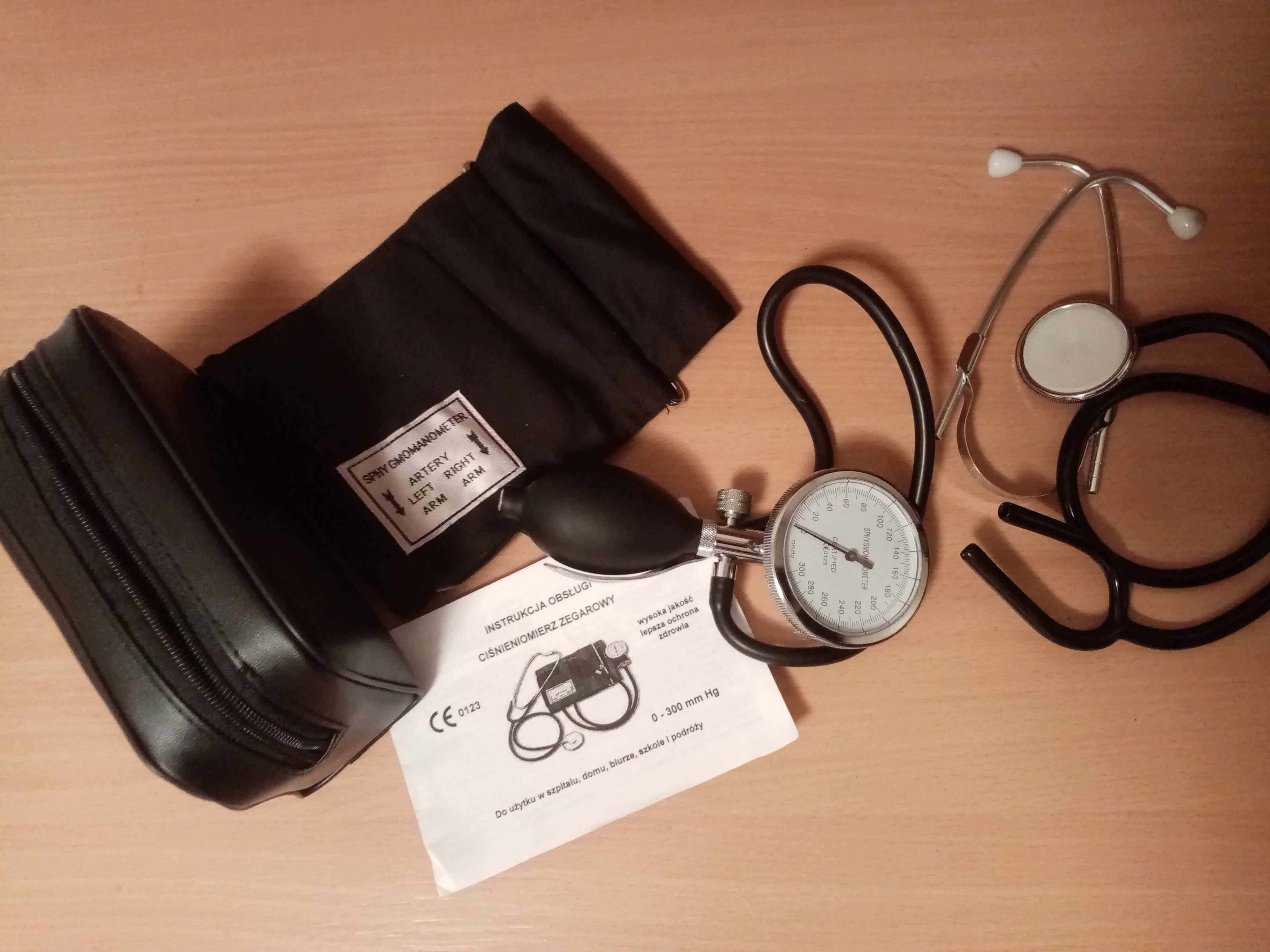 Ciśnieniomierz zegarowy ze stetoskopem