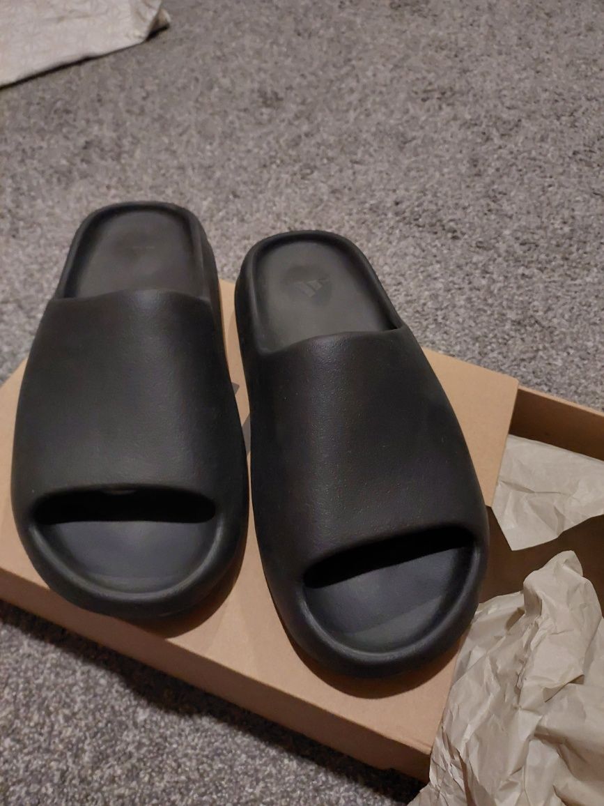 Yeezy slides Onyx 44,5