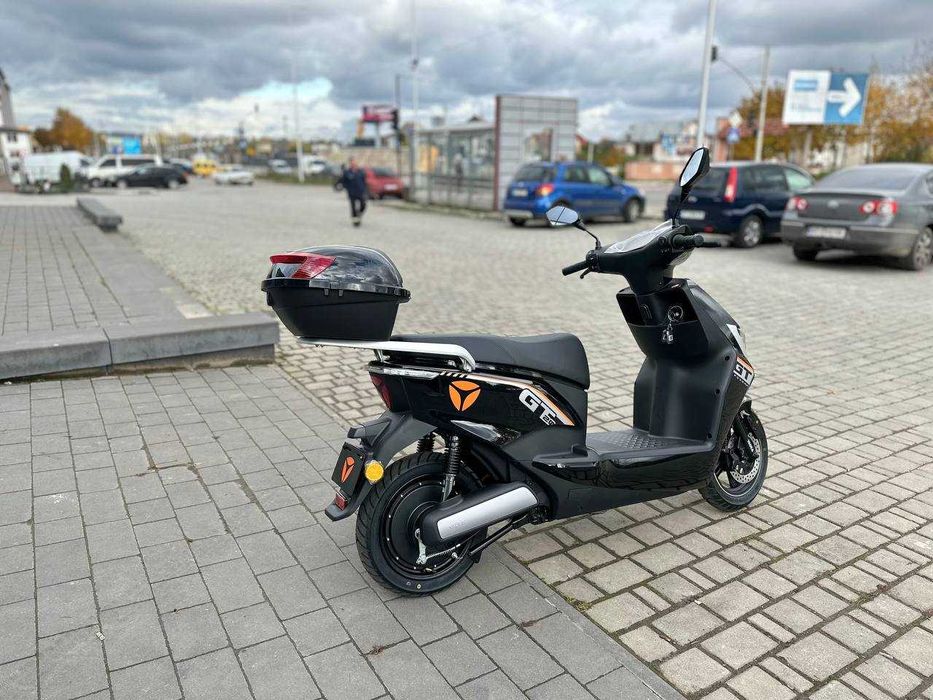 Електроскутер YADEA GT20