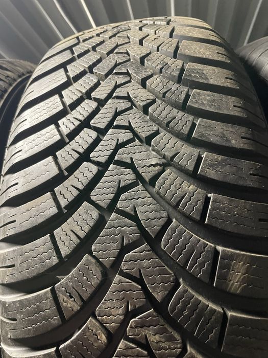 666 215 60 R 16 пара зимних шин Falken
