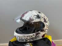 Capacete Scorpion EXO-390 para mulher.