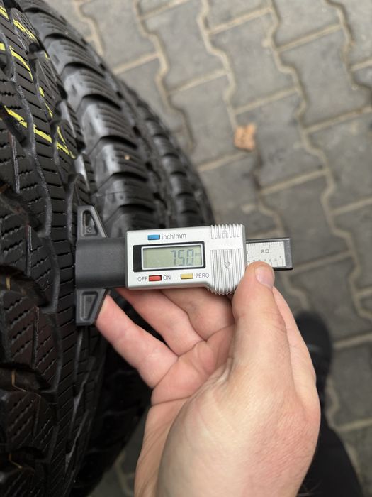 Шини Резина Зима 215/65 R16 98H Bridgestone Blizzak Lm80